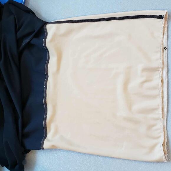 Spanx Top Womens Small Black V Neck Lettuce Edge Shirt Stretch Shape Wear Lining - Picture 6 of 8